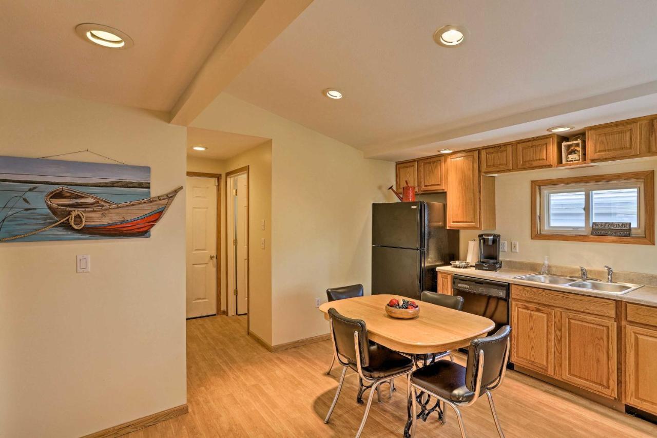 Home With Lake-View Deck By Camp Perry And Magee Marsh Port Clinton Esterno foto